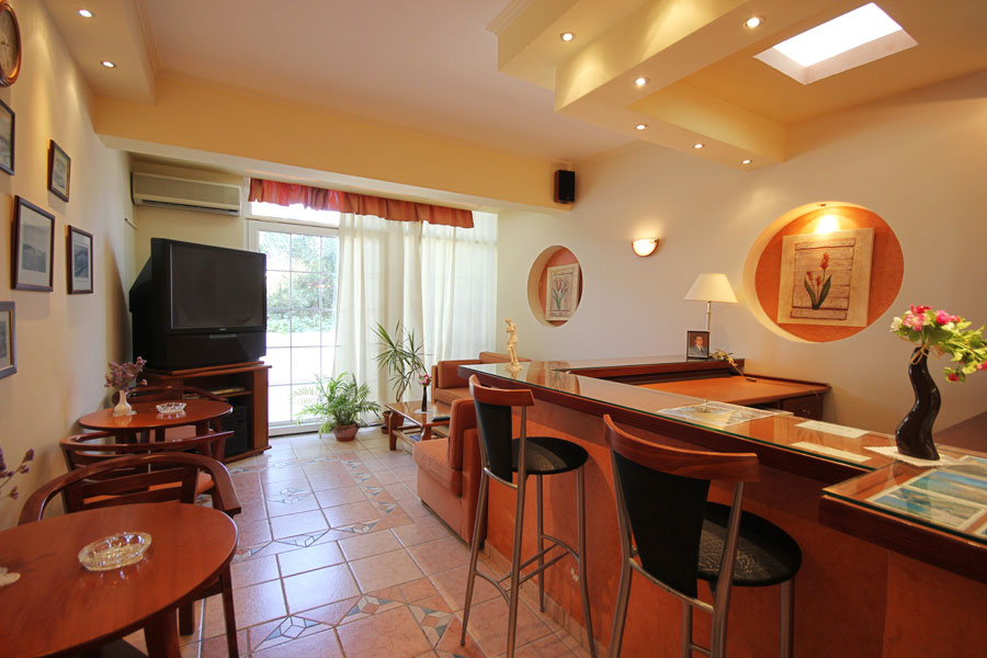 DOUBLE ROOM